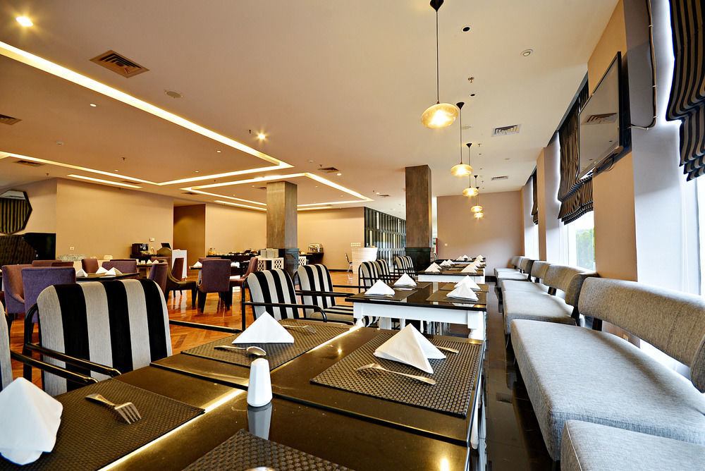 Hotel Diradja Jakarta Exterior foto